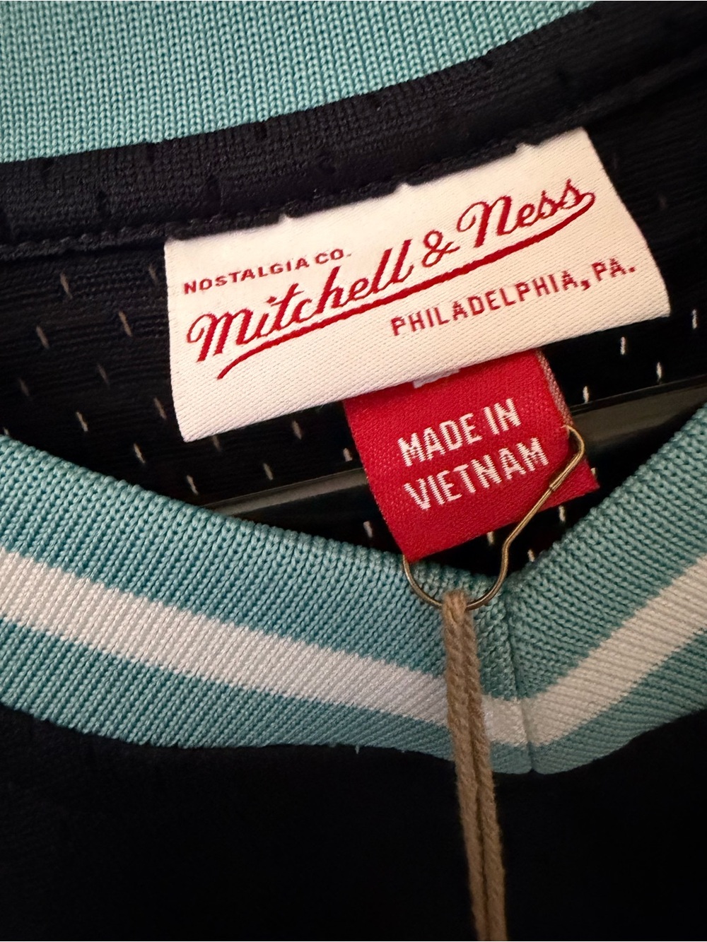 Seattle Kraken Jersey Size L Mitchell & Ness - Picture 6 of 7